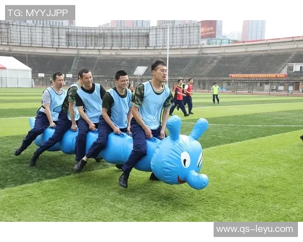 字母哥赞特纳创造空间与沟通能力展现团队协作精神